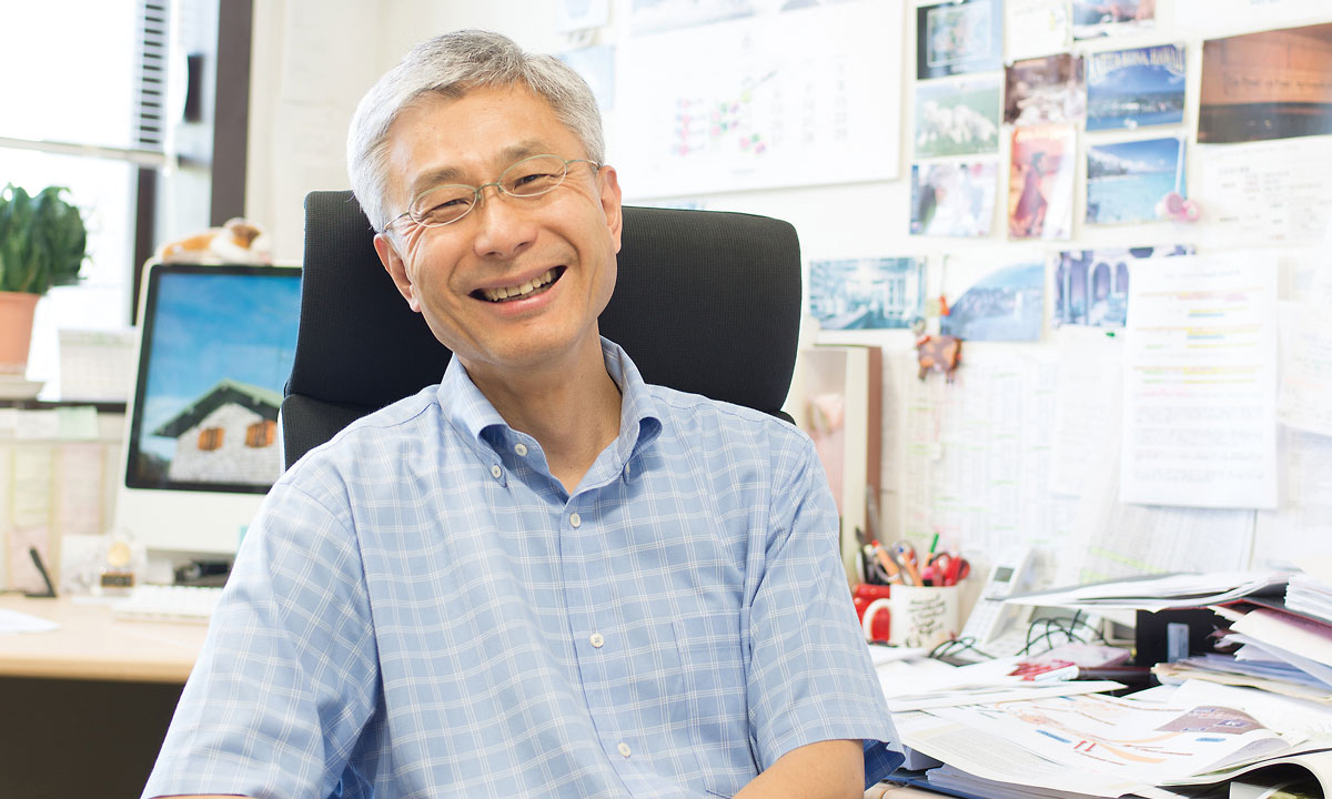 Professor Akio MIYAMOTO